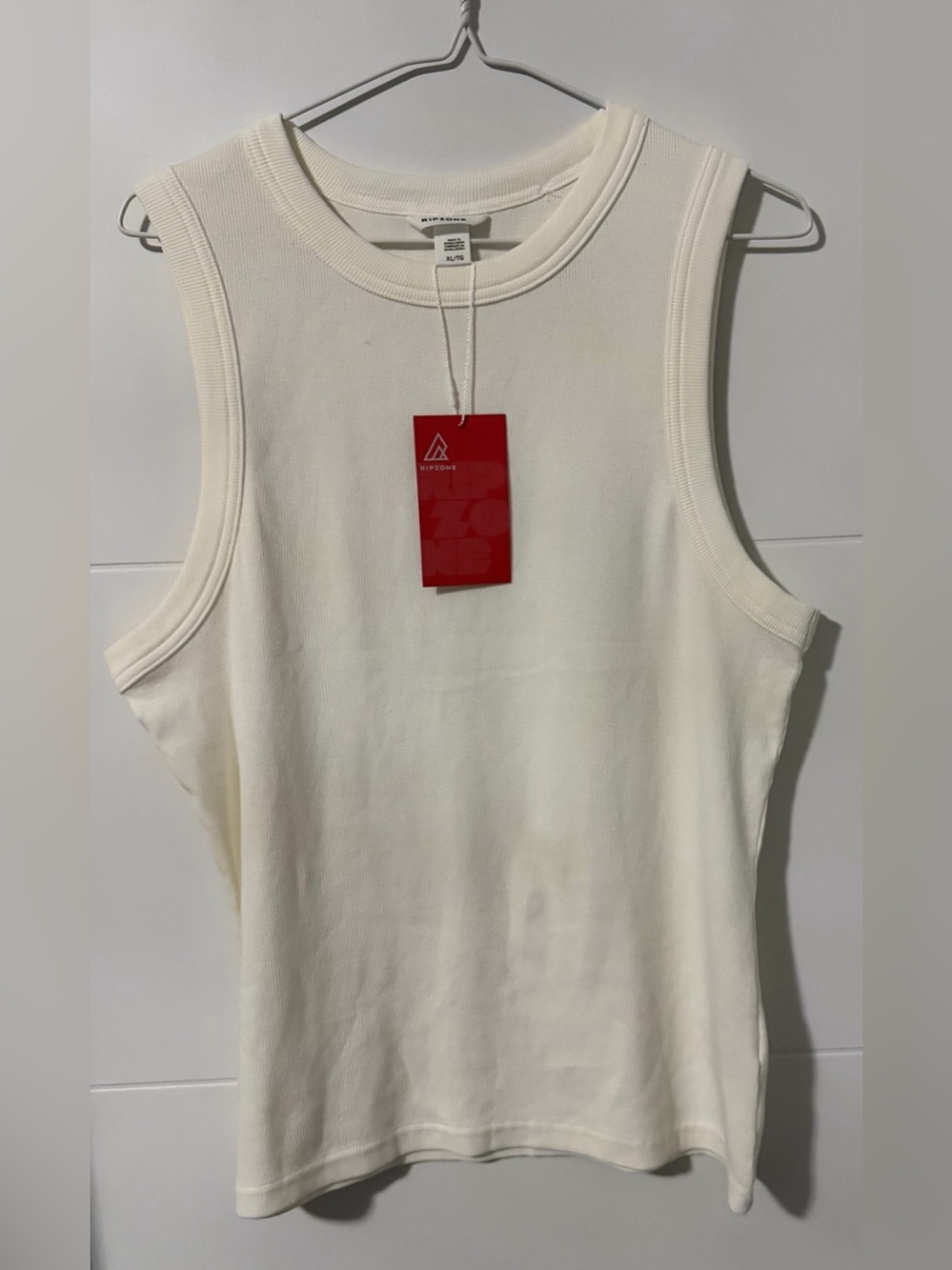✨NWT✨Ripzone: Women’s Tank Top (ptp approx 19in) Size XL